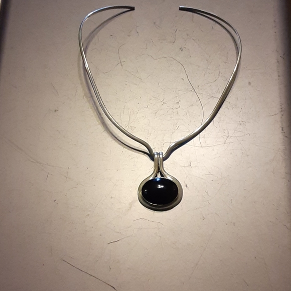 Onyx pendant on Sterling choker - Picture 1 of 1